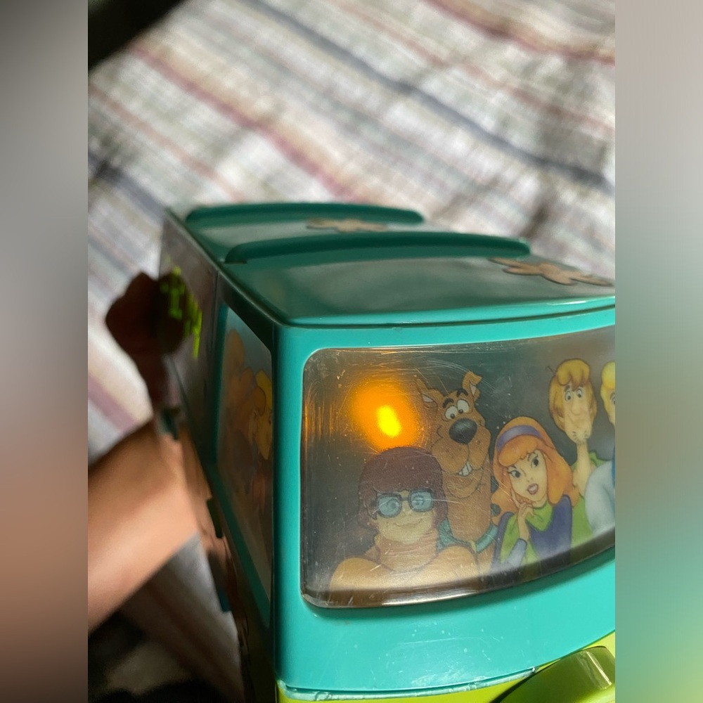 Scooby doo plush and alarm clock +random extras
